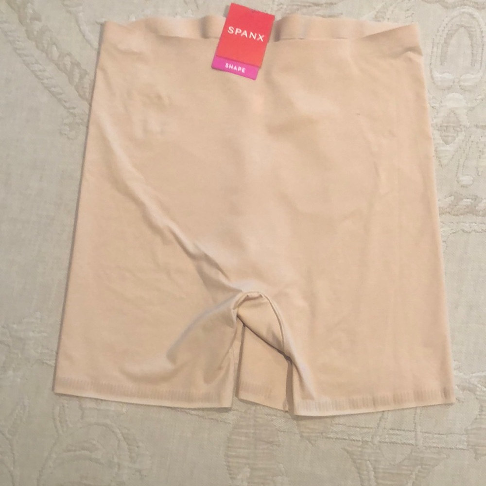 Spanx Thinstincts girl short Size M